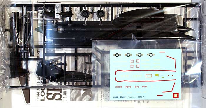 ロッキード SR-71A ブラックバード (アメリカ空軍戦略偵察機） プラモデル (マイクロエース 1/144 AUTHENTIC SCALE MODEL KIT No.004) 商品画像_1