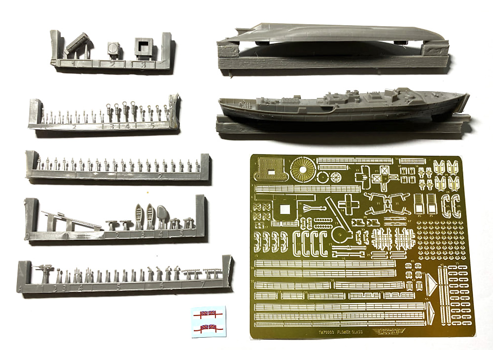 イギリス海軍 フラワー級コルベット 初期型 1939-1941年 (フルハル) レジン (TRIUMPH MODEL レジンキット No.TRF70003FH) 商品画像_1