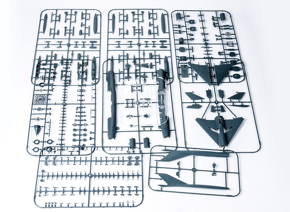 MiG-21SMT プラモデル (エデュアルド 1/48 ウィークエンド エディション No.84180) 商品画像_2