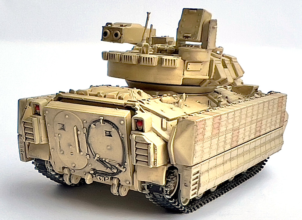 M2A3 ブラッドレー ｗ/ERA デザートイエロー 完成品 (ドラゴン 1/72 NEO DRAGON ARMOR (ネオ ドラゴンアーマー) No.63124) 商品画像_3