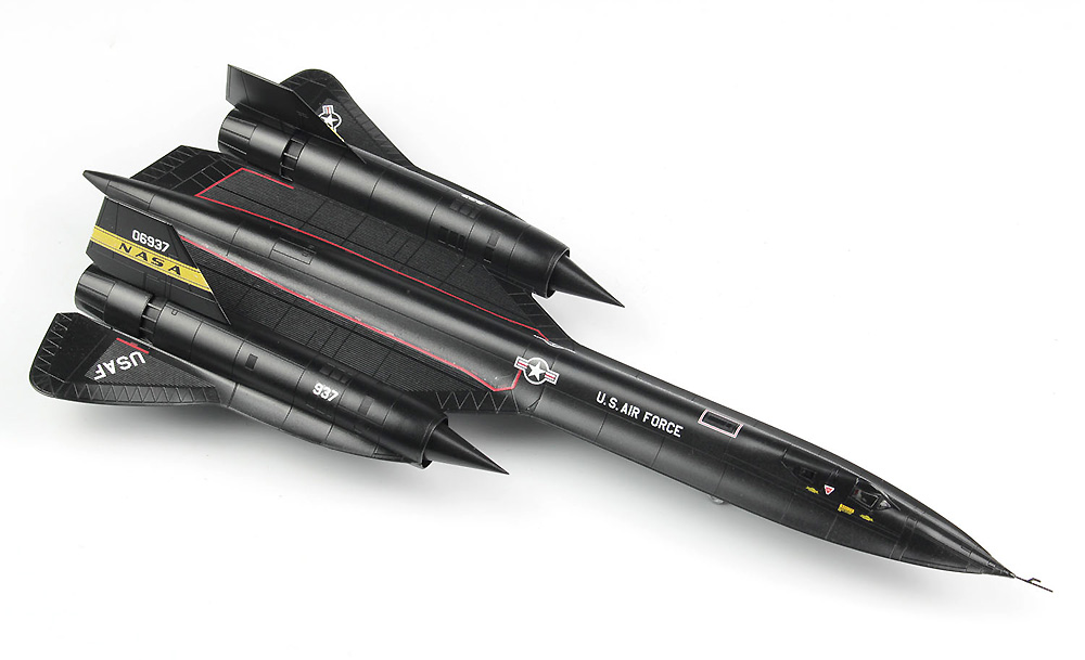 アメリカ空軍 高高度戦略偵察機 SR-71 ブラックバード NASA プラモデル (プラッツ 航空模型特選シリーズ 144版 No.AE144-008) 商品画像_2