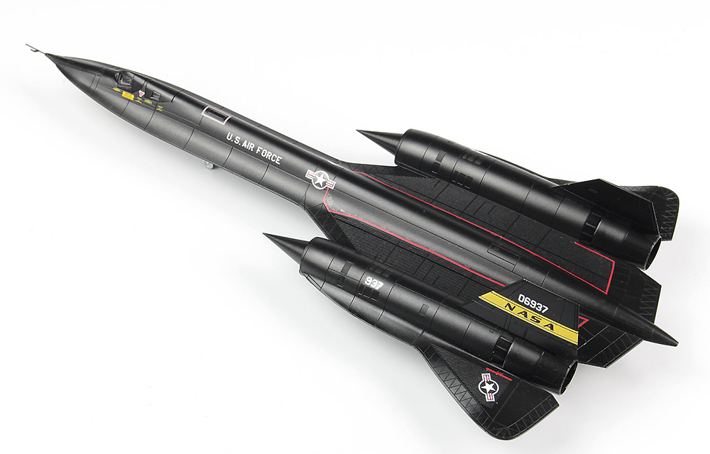アメリカ空軍 高高度戦略偵察機 SR-71 ブラックバード NASA プラモデル (プラッツ 航空模型特選シリーズ 144版 No.AE144-008) 商品画像_3