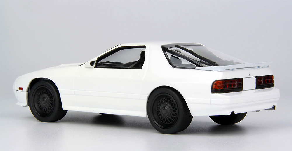 マツダ サバンナ RX-7 (FC3S) クリスタルホワイト プラモデル (MONO 1/32 オートモービルキット No.MN007) 商品画像_3