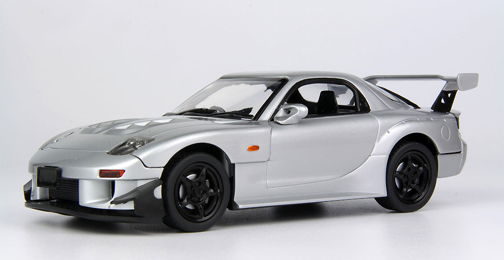 マツダ RX-7 (FD3S) カスタム シルバーストーンメタリック プラモデル (MONO 1/32 オートモービルキット No.MN011) 商品画像_1