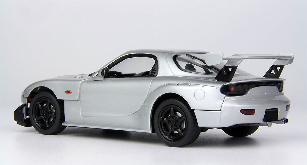 マツダ RX-7 (FD3S) カスタム シルバーストーンメタリック プラモデル (MONO 1/32 オートモービルキット No.MN011) 商品画像_4