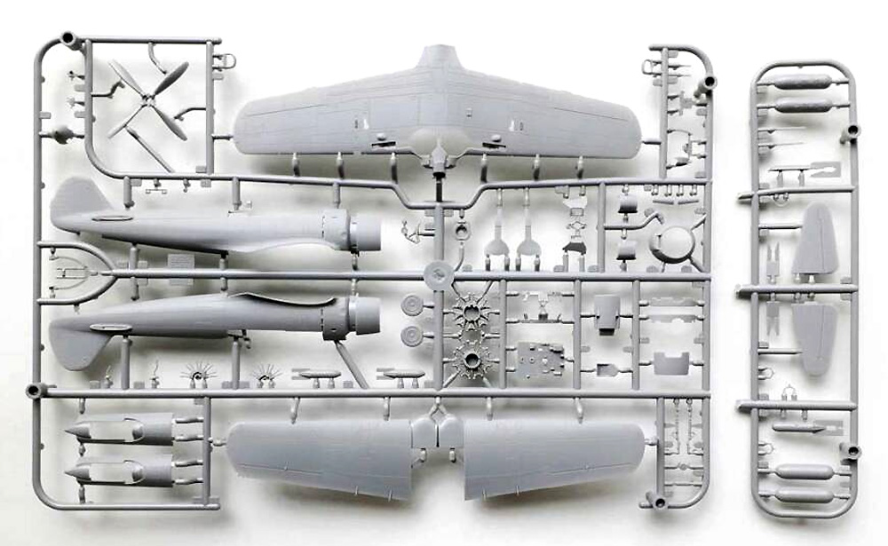 中島 キ84 四式戦闘機 疾風 プラモデル (アルマホビー 1/72 エアクラフト プラモデル No.70052) 商品画像_1