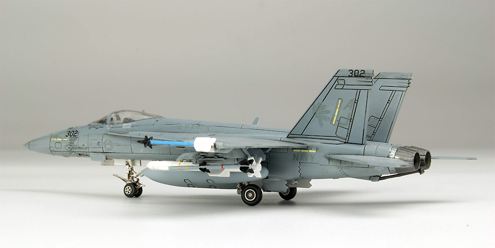 アメリカ海軍 艦上戦闘機 F/A-18E スーパーホーネット VFA-87 ゴールデンウォリアーズ プラモデル (プラッツ 1/144 航空模型特選シリーズ No.AE144-011) 商品画像_4
