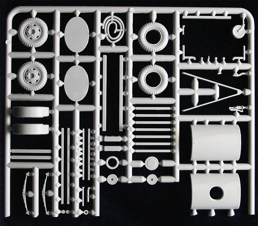 WW2 アメリカ軍 2輪給水トレーラー ベン・ハー プラモデル (GMUモデル 1/48 Military No.48005) 商品画像_1