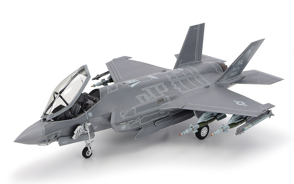 ロッキード マーチン F-35A ライトニング 2 プラモデル (タミヤ 1/48 傑作機シリーズ No.124) 商品画像_2