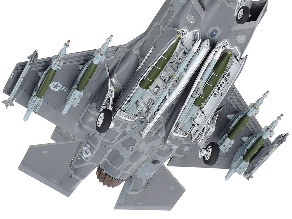 ロッキード マーチン F-35A ライトニング 2 プラモデル (タミヤ 1/48 傑作機シリーズ No.124) 商品画像_4