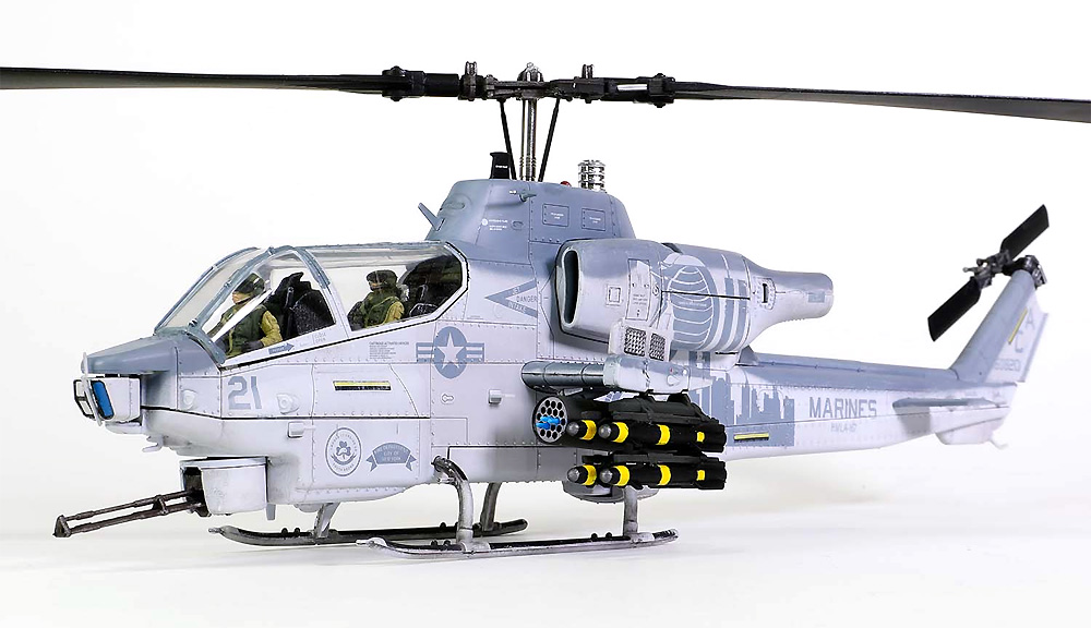アメリカ海兵隊 攻撃ヘリコプター AH-1W ウィスキーコブラ 9.11 トリビュート 完成品 (ウォルターソンズ メタルプラウド No.55709) 商品画像_2