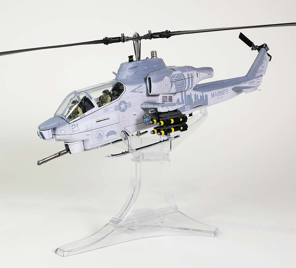 アメリカ海兵隊 攻撃ヘリコプター AH-1W ウィスキーコブラ 9.11 トリビュート 完成品 (ウォルターソンズ メタルプラウド No.55709) 商品画像_4