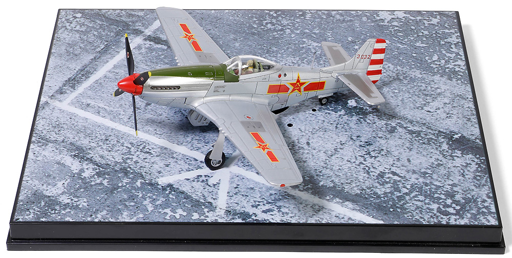 中国軍 P-51D マスタング 中華人民共和国開国大典 1949年 10月1日 完成品 (ウォルターソンズ メタルプラウド No.55304) 商品画像_2