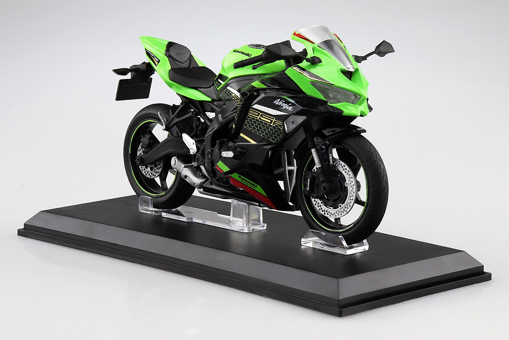 カワサキ Ninja ZX-25R ライムグリーン×エボニー 完成品 (アオシマ 1/12 完成品バイクシリーズ No.109694) 商品画像_1