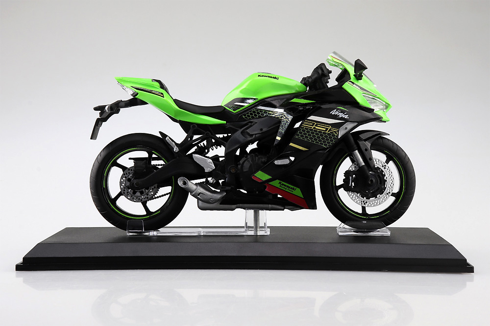 カワサキ Ninja ZX-25R ライムグリーン×エボニー 完成品 (アオシマ 1/12 完成品バイクシリーズ No.109694) 商品画像_4