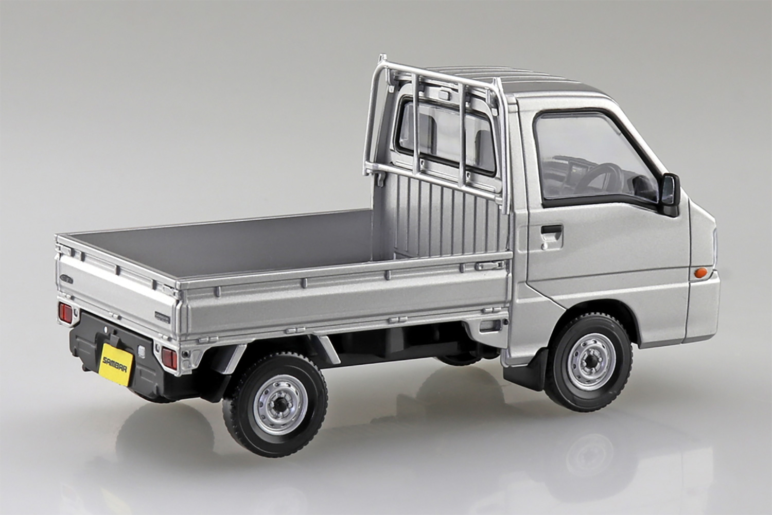 スバル サンバー トラック スターリングシルバーメタリック プラモデル (アオシマ 1/32 楽プラ スナップキット No.005-SS) 商品画像_2