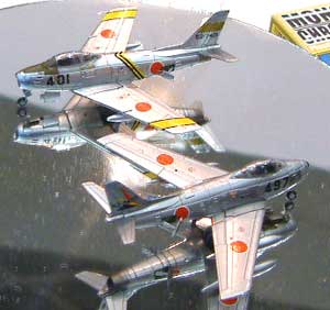 ノースアメリカン F-86F セイバー 30/40 航空自衛隊2機セット プラモデル (モノクローム 1/144 AIRCRAFT MODEL No.MCT004) 商品画像_2