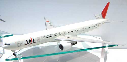 日本航空 ボーイング 777-300 プラモデル (ハセガワ 1/200 飛行機シリーズ No.011) 商品画像_2