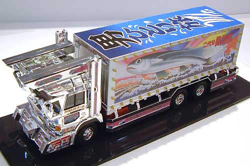 デコトラの鷲 2代目 勇加丸 (保冷車） プラモデル (アオシマ 1/32 大型デコトラ No.061) 商品画像_2