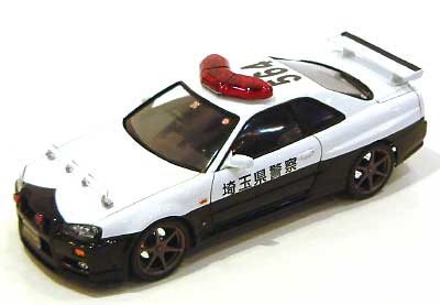 R34 スカイライン GT-R (BNR34） (ツートン塗装済） プラモデル (アオシマ 1/24 塗装済みパトロールカー シリーズ No.002) 商品画像_2