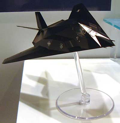 F-117A ナイトホーク (フレキシブルスタンド付） プラモデル (ハセガワ フレキシブルスタンドシリーズ No.00383) 商品画像_2