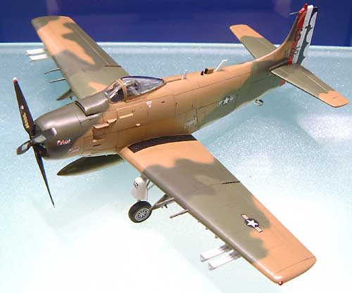 A-1H スカイレーダー 第6特殊戦闘飛行隊 プラモデル (ハセガワ 1/72 飛行機 限定生産 No.00780) 商品画像_2