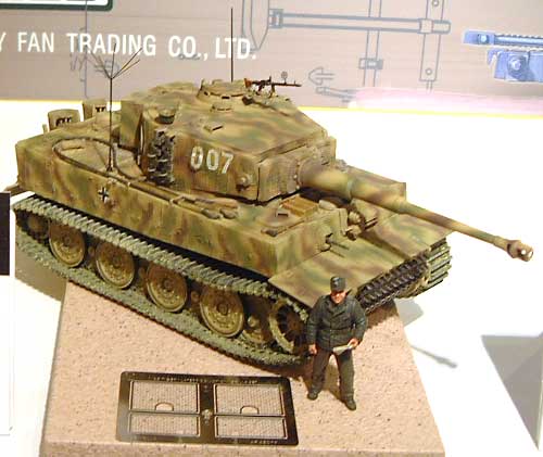 タイガー 1 重戦車 後期型 ミハエル・ビットマン仕様 プラモデル (AFV CLUB 1/35 AFV シリーズ No.AF35S27) 商品画像_2