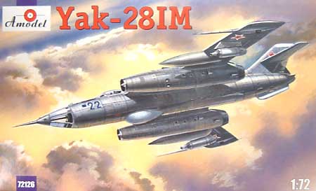 Yak-28 IMジェット爆撃機 プラモデル (Aモデル 1/72 ミリタリー プラスチックモデルキット No.72126) 商品画像