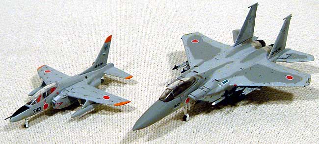 F-15J / T-4 第6航空団 第303飛行隊 完成品 (ワールド・エアクラフト・コレクション 1/200スケール ダイキャストモデルシリーズ No.22040) 商品画像_1