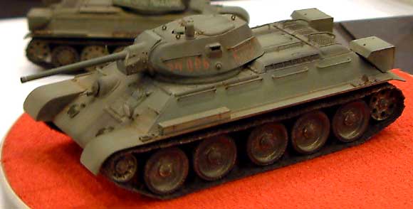 ロシア T-34/76 (1942年型 第112工場製） プラモデル (ホビーボス 1/48 ファイティングビークル シリーズ No.84806) 商品画像_2