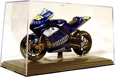 ヤマハ YZR-M1 2005 (V.ロッシ/ワールドチャンピオン） 完成品 (レベル FUNtastic BIKES （ファンタスティック バイクス） No.089904) 商品画像_2