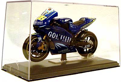 ヤマハ YZR-M1 2004 (V.ロッシ/ワールドチャンピオン） 完成品 (レベル FUNtastic BIKES （ファンタスティック バイクス） No.089959) 商品画像_2