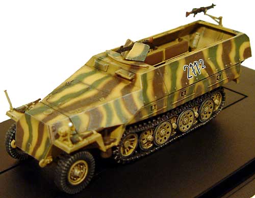 Sd.Kfz.251 Ausf.D 第97歩兵師団 ボヘミア 1945 完成品 (ドラゴン 1/72 ドラゴンアーマーシリーズ No.60235) 商品画像_2