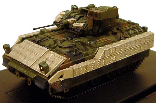 M2A2 ブラッドレイ w/ERA 第1歩兵師団 第1-8歩兵連隊 ティクリート 2004 完成品 (ドラゴン 1/72 ドラゴンアーマーシリーズ No.60287) 商品画像_1