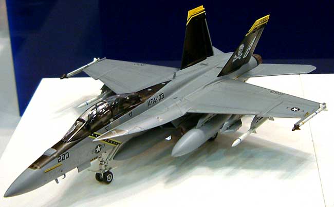 F/A-18F スーパーホーネット VFA-103 ジョリーロジャース プラモデル (ハセガワ 1/72 飛行機 限定生産 No.00853) 商品画像_1