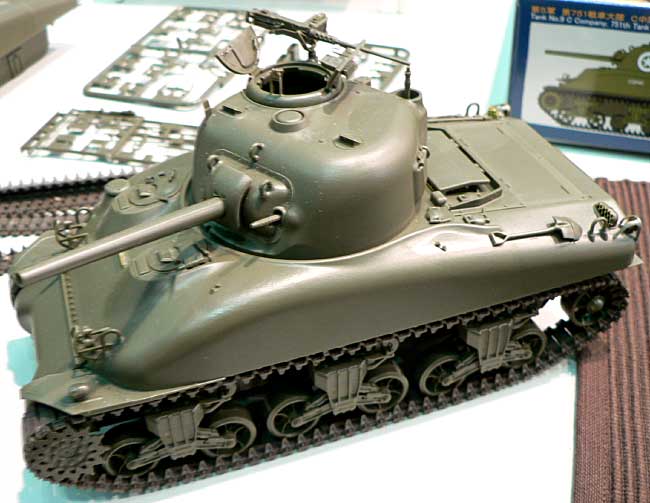 アメリカ中戦車 M4A1 シャーマン (中期型） プラモデル (アスカモデル 1/35 プラスチックモデルキット No.旧35-010) 商品画像_1