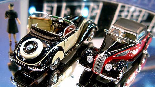 BMW 327 (女性&犬のフィギュア付) プラモデル (ハセガワ 1/48 エアクラフト イン アクション シリーズ No.X48-013) 商品画像_2