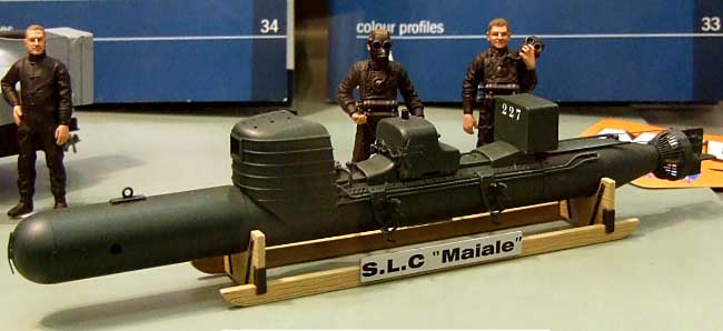 イタリア海軍 特殊潜航艇 S.L.C.200 マイアーレ (資料写真集付） プラモデル (イタレリ 1/35 艦船モデルシリーズ No.5605) 商品画像_1