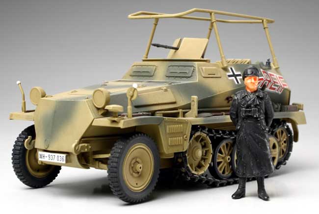 ドイツ無線指揮車 Sd.Kfz.250/3 グライフ (フィギュア1体付属) (完成品) 完成品 (タミヤ 1/48 ミリタリーミニチュアコレクション No.036) 商品画像_1