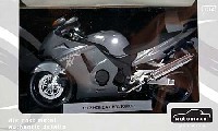 ホンダ CBR1100XX スーパーブラックバード (シルバー)