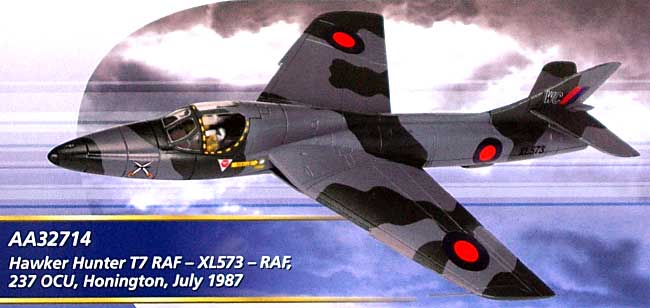 ホーカー ハンター T7 イギリス空軍 XL573 第237転換訓練飛行隊 ホニントン 1987年7月 完成品 (コーギー THE AVIATION ARCHIVE No.AA32714) 商品画像_1