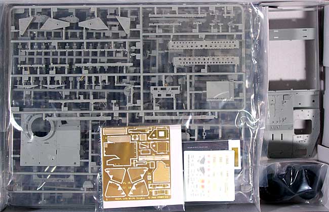 アメリカ軍 M1131 ストライカー 観測車 プラモデル (トランペッター 1/35 ＡＦＶシリーズ No.00398) 商品画像_1