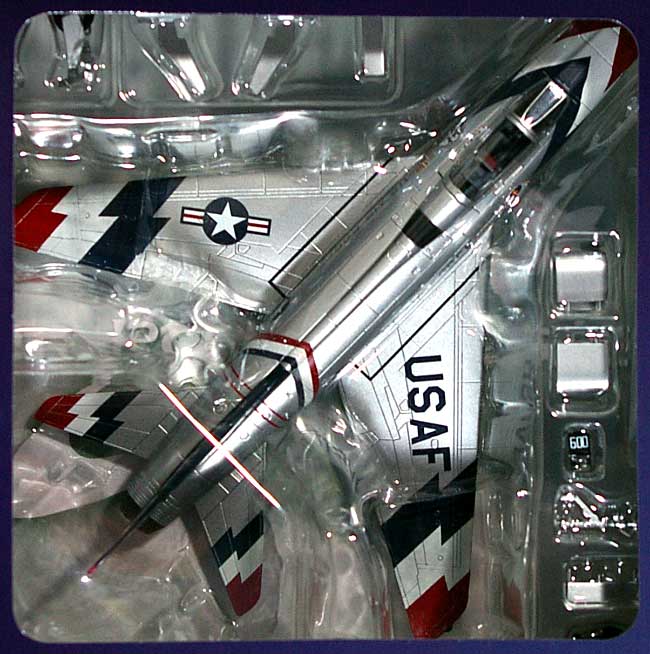 F-100C スーパーセーバー スカイブレイザーズ 完成品 (ホビーマスター 1/72 エアパワー シリーズ （ジェット） No.HA2109) 商品画像_2