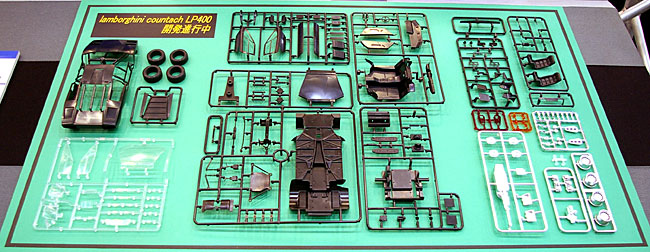 ランボルギーニ カウンタック LP400 プラモデル (アオシマ 1/24 スーパーカー シリーズ No.001) 商品画像_2