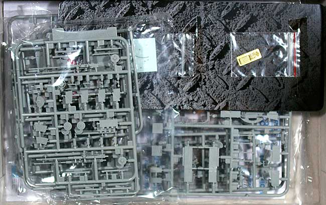 ドイツ FLAK38 4連装 2cm対空砲 後期型 w/クルー プラモデル (ドラゴン 1/35 '39-'45 Series No.6547) 商品画像_1