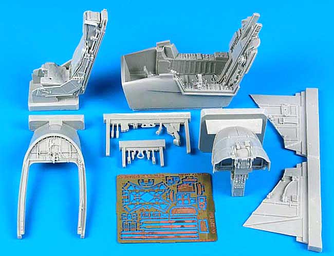 AV-8B ハリアー 2 ナイトアタック 用 コクピット セット レジン (アイリス 1/32 航空機アクセサリー No.2121) 商品画像_1