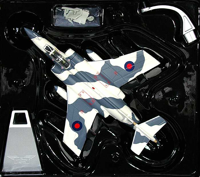 ブラックバーン バッカニア S.Mk.2B イギリス空軍 第208飛行隊 1977年 ノーザンエクスプレス演習 完成品 (コーギー THE AVIATION ARCHIVE No.AA34110) 商品画像_1
