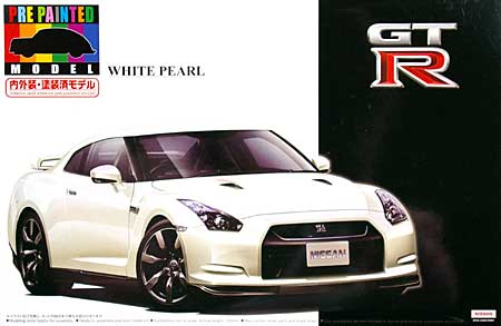 R35 GT-R (ホワイトパール) プラモデル (アオシマ 1/24 プリペイントモデル シリーズ No.024) 商品画像