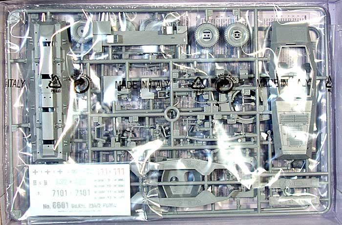 ドイツ 8輪重装甲車 プーマ プラモデル (タミヤ 1/48 AFV スケール限定品 No.37010) 商品画像_1