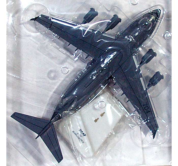 C-17A グローブマスター 3 カナダ空軍 トレントン空軍基地 完成品 (ホーガンウイングス M-SERIES No.7631) 商品画像_1